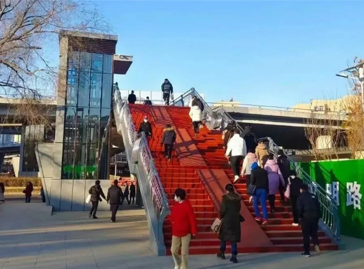 香爐礁過街天橋